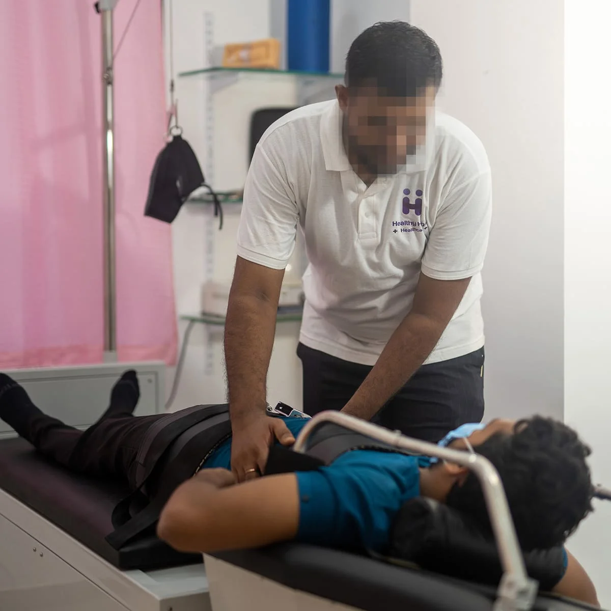 Physiotherapy treatment session in Mumbai